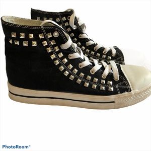 High Top shoes with studs